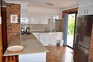 Seaview Townhouse 2 - Bring your own linen. - South West Rocks - 9