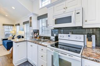 Pool Access and Views Serene Cottage at Lake Norman - Terrell - 3