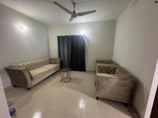 Family Placess 1st floor - Karachi - 4