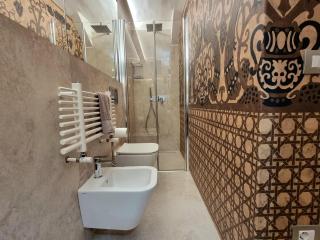 Hidden Gem with Private Gardin - Spacious 2BR - Florença - 2