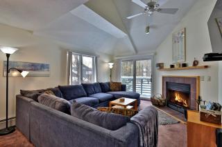 Woods Resort and Spa - Cozy 2-Bedroom Condo Minutes to Ski Resort - Spa, Pool, Hot Tub, Tennis, Fireplace - Killington - 7