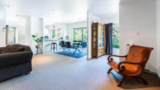 Villa Sebastian - Large Modern Home - Wellington - 0