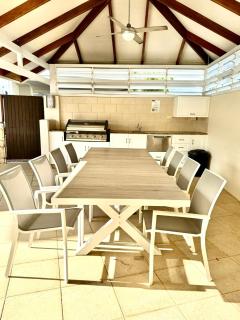 Luxury House on Clifton Beach with Heated Saltwater Swimming Pool - Clifton Beach - 2