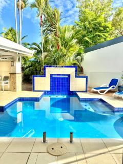 Luxury House on Clifton Beach with Heated Saltwater Swimming Pool - Clifton Beach - 5