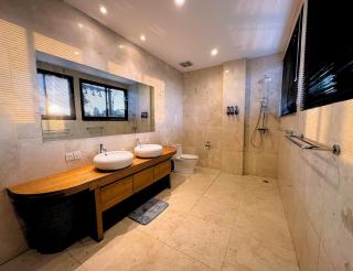 The Swan - Private Luxury Villa Suites 2 - Ungasan - 3