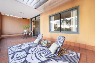 Resort Escape King Bed Pool Balcony - 4