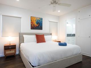 Renovated Retreat 4BR Oasis w Pool and Pool Table - 9
