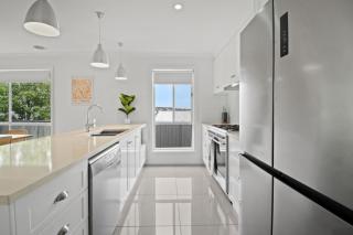 Mountain Vista Retreat - Comfort Meets Style - Lake Albert - 1