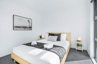 Modern, Central and Classy - By KOSH BNB - Hamilton - 9