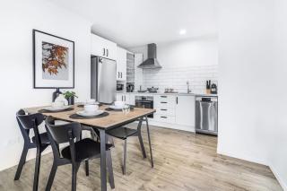 Modern, Central and Classy - By KOSH BNB - 7