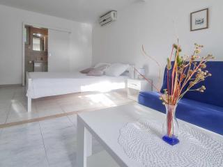 Villa Klara - Holiday Home with Terrace, Pool and Sea View - Viganj - 9