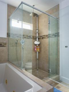 Renovated Home w Playroom games AC WD - 9