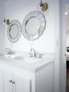 Renovated Home w Playroom games AC WD - 6