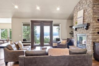 Overlooking Lake View with 3 BR Game Room for 12 guests - Coeur d'Alene - 3