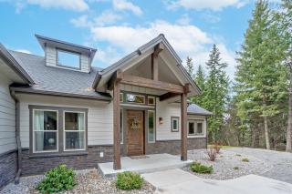 Overlooking Lake View with 3 BR Game Room for 12 guests - Coeur d'Alene - 0