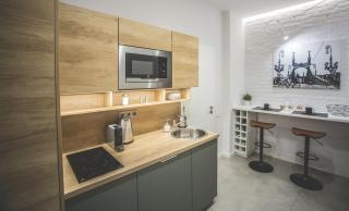 Modern, designer studio in vibrant Budapest Soho - 2