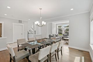 The Ultimate Luxury Home with Jacuzzi & Garage - Falls Church - 5
