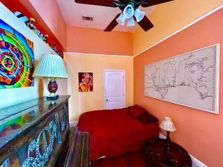 Cozy Creole Cottage - 13 Min to SuperDome - New Orleans - 3