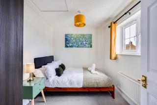 Winslow House - Walking Distance to the High Street - Driveway Parking, Fast WiFi, Smart TV and Self-Check-In by Yoko Property - Buckingham - 3