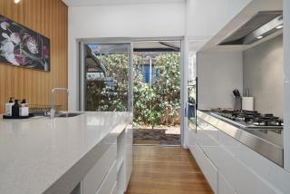 Stylish Kensington Home with Outdoor Area - Perth - 1