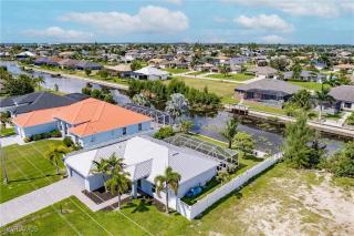Waterfront Oasis with Heated Pool & Arcade! Sleeps 8 - 2