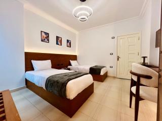 Silver Pyramids View Inn - 4