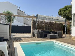 Casa con Jardín, Barbacoa y Cabina Infantil - ES-89-102 - 0