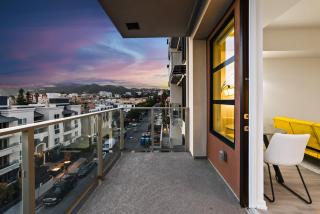 Comfortable and Spacious Condo in West Hollywood - 9