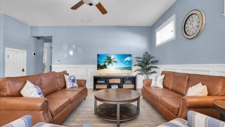 Modern home - 3K sqft - 5BR & 11 beds - brand new HOT TUB - 6 miles to AMI beaches - 9