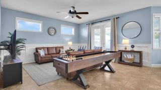 Modern home - 3K sqft - 5BR & 11 beds - brand new HOT TUB - 6 miles to AMI beaches - 8