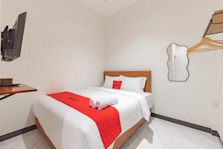 RedDoorz at Inara Residence Purwokerto - 0