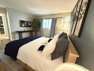 Oceanfront 1 BR Oasis w Parking & Pool 107 - 6
