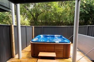 Auckland City Escape Modern Home with Spa Pool - Auckland - 1