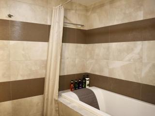Stylish Luxury Penthouse with 3BR, Wifi, Gym, across Malls - Mandaue City - 2