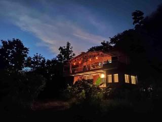 Couple Friendly Abode Jungle Bathtub - Kolād - 3