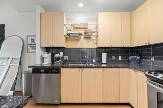 Modern Downtown Dallas City View High-Rise, Free Parking, Pool, Gym - Dallas - 2