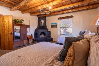 Casita Mistica A Southwest Adobe Field Home - Nogal - 5