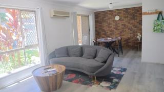 #5 Waterford Glen by Riley's Rooms - Loganlea - 6