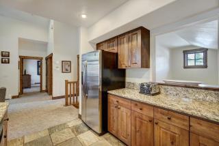 Spacious Upstairs Townhome with Private Garage condo - 3