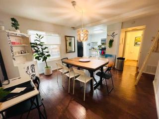 Artist's Condo with 2 Bedroom & Arcade - Sacramento - 9