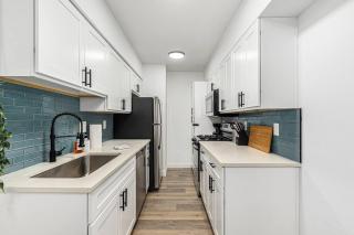 1bd1bathking Bed,pool,central,wifi,wd - Phoenix - 3