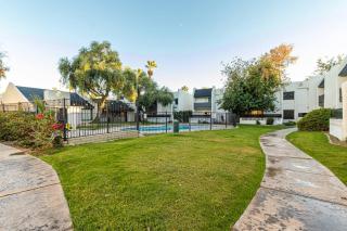 1bd1bathking Bed,pool,central,wifi,wd - Phoenix - 1