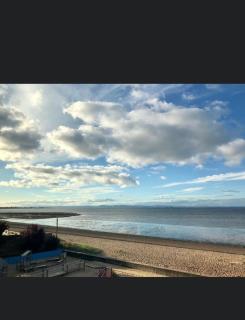 Holiday Home with free parking & 4min to Edinburgh Warverly - 9