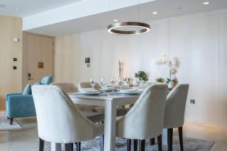 AirDXB - High-end Quality Apartment in FIVE Palm Jumeirah - 1