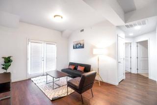 Central Urban Stay with Gym - 9