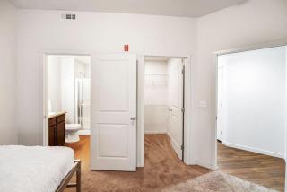 Central Urban Stay with Gym - 4