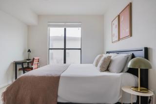 Blueground Domain pool wd nr stadium ATX-296 - 4