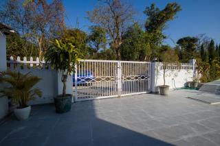 Alaya Stays Baramasa 3 BHK Hill Retreat with Pool & Garden - 1