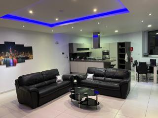 Modern apartment with distant sea view - St Julian's - 0