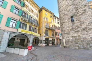 The Harbor Old House - Happy Rentals - Riva del Garda - 2